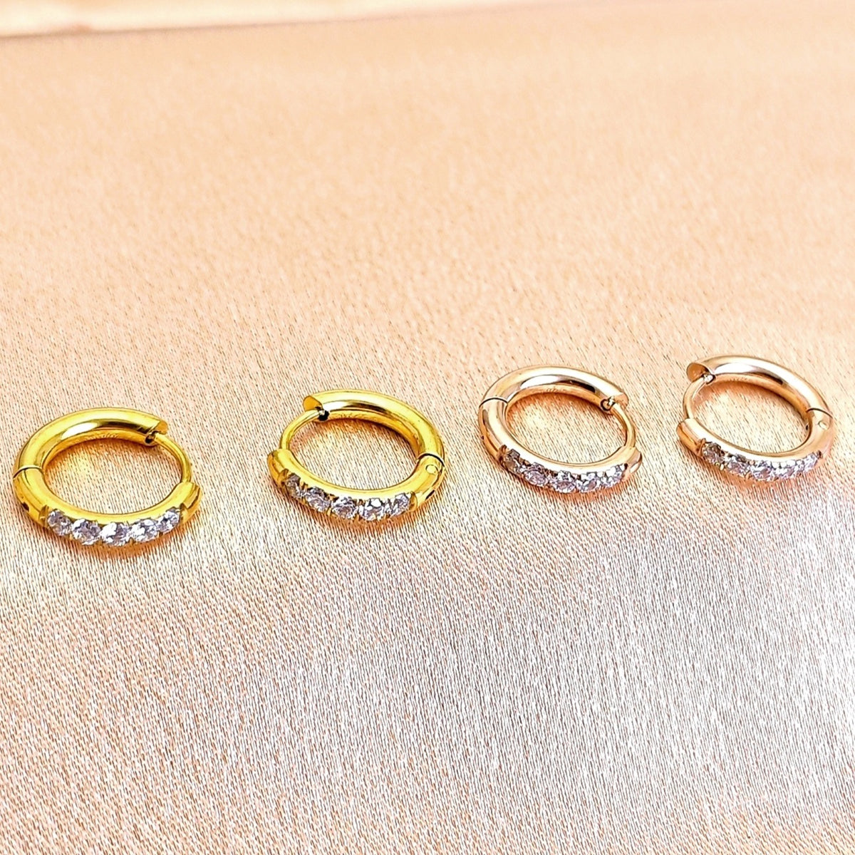 Boucles d'oreilles en acier inoxydable avec Zircon Accents