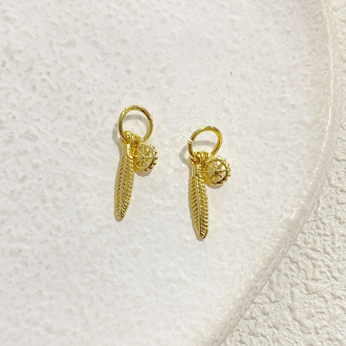 Protégeant les couleurs 14K Gold Inlaid Zircon coeur Bow de Noël et pendentif Bell