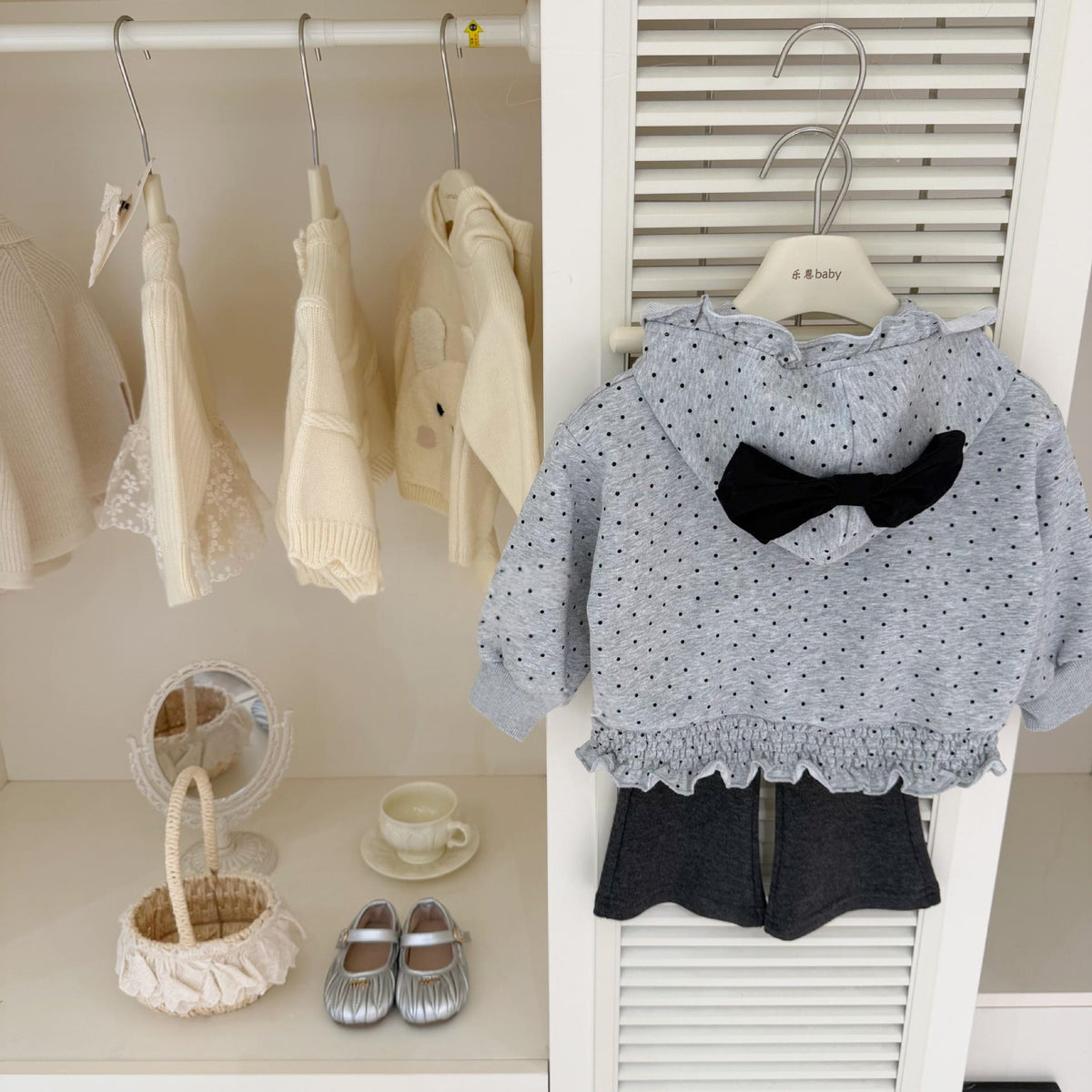 Filles Polka-dot Veste à clin d'oeil et ensemble de pantalons flamboyants