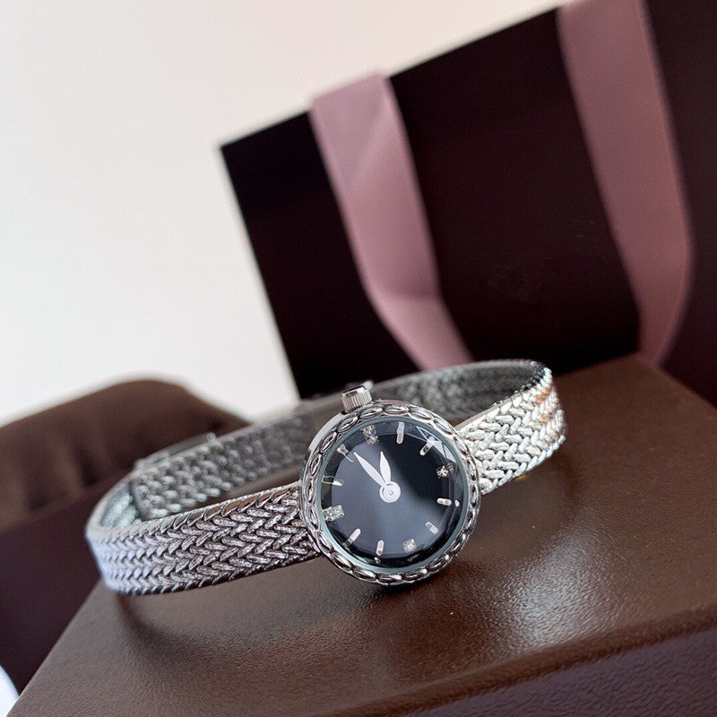 Vieille montre carrée pour les femmes Un design Dainty Mini Square avec un motif de blé