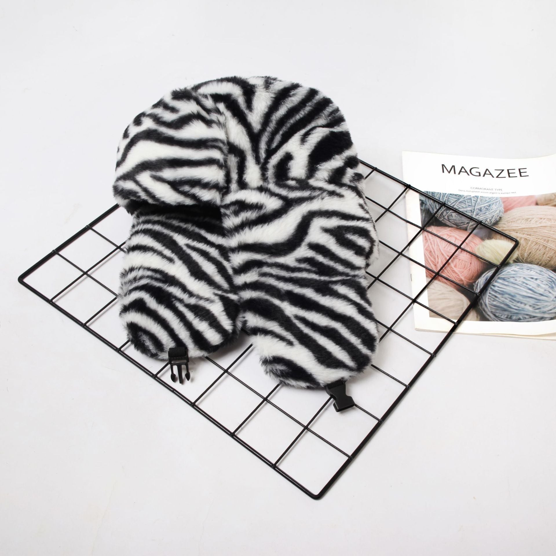 Color-block en peluche rayée Lei Feng Chapeau épais pour hommes et femmes