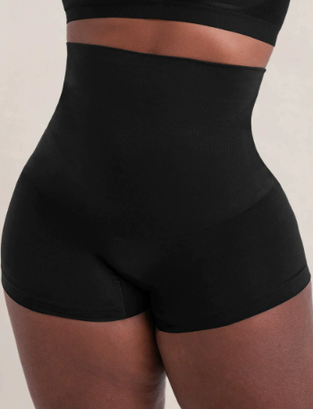 Short femme taille haute en forme