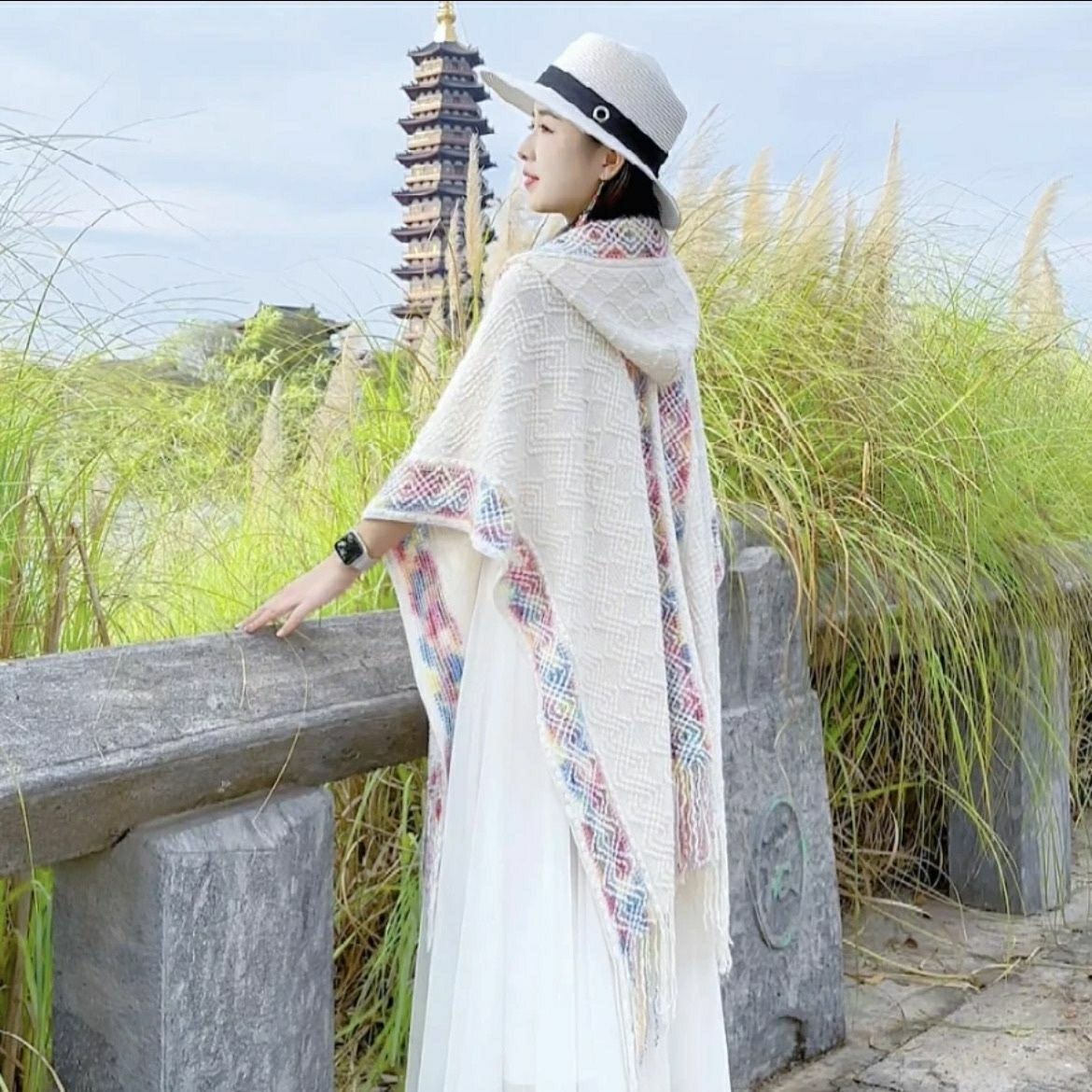 Châle à capuchon de style ethnique pour les femmes