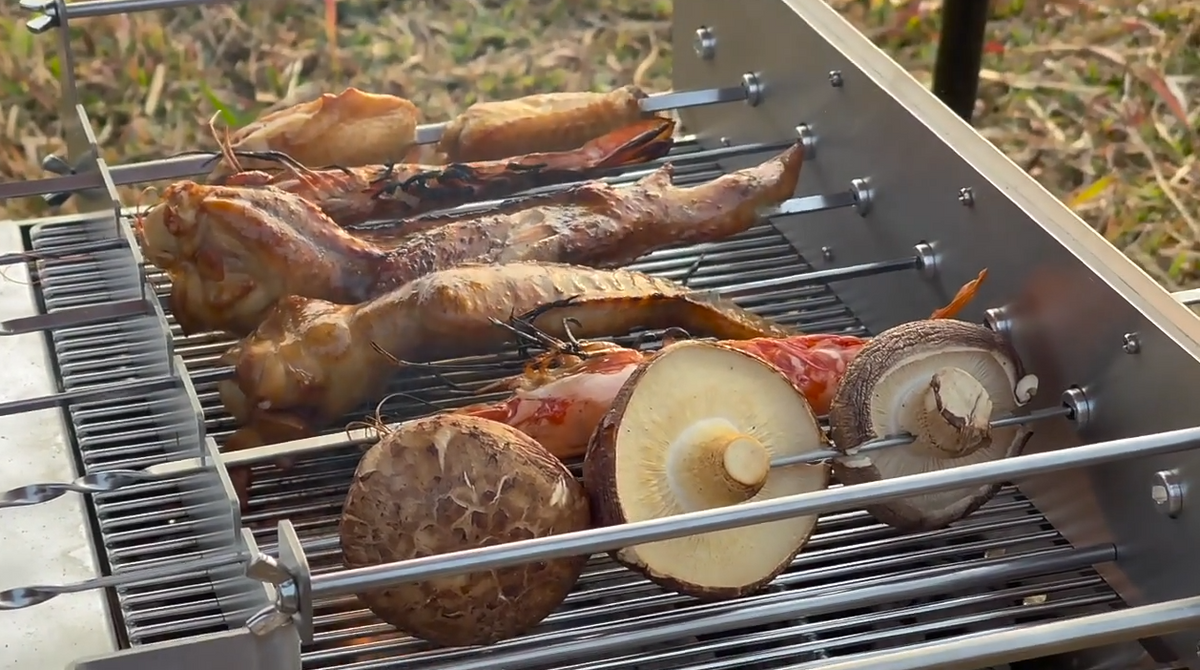 BBQ Cypriote Grill Top Rotisserie Kebab brochettes avec moteur électrique USB charge
