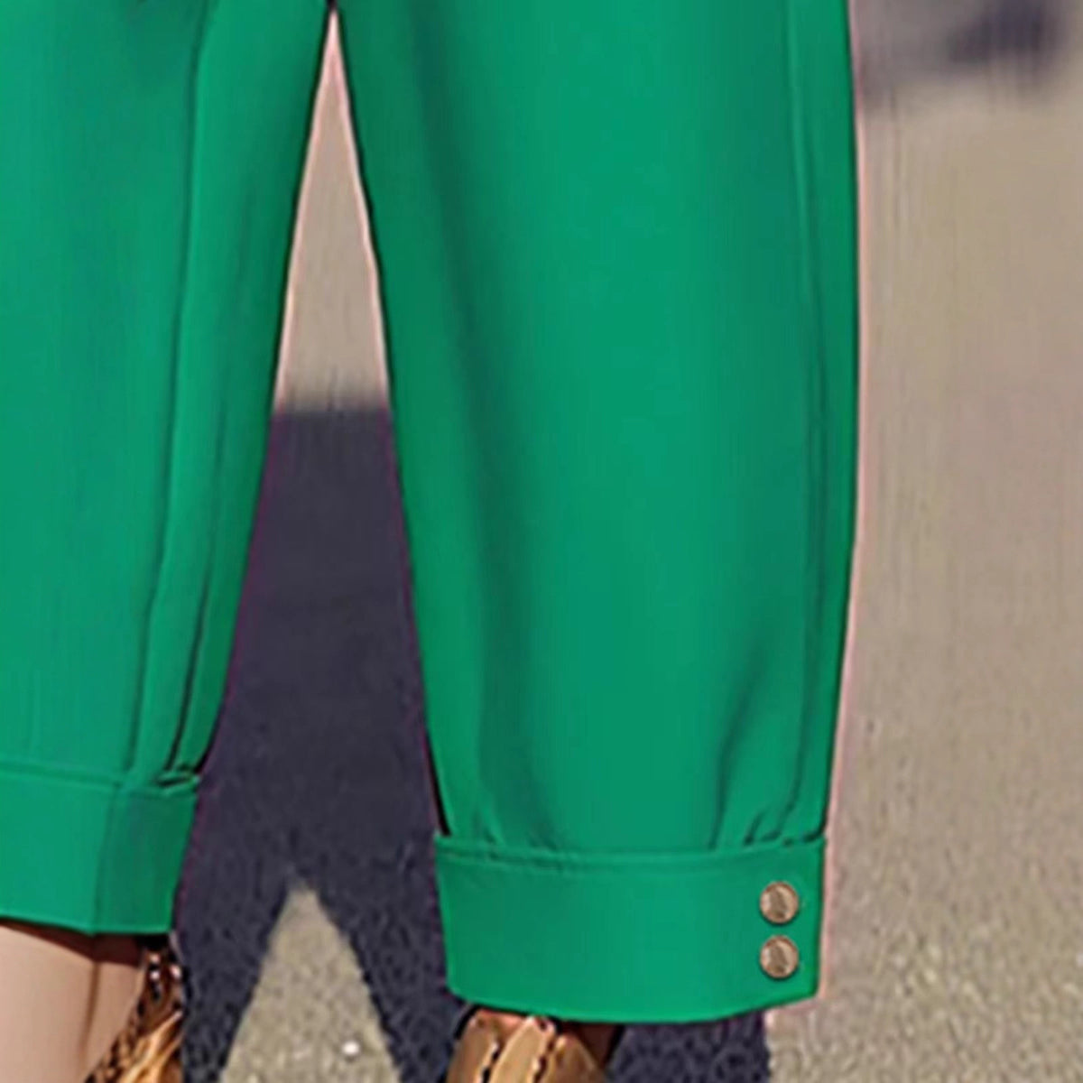 Long-sleeve shirt and smart mid-rise business trousers