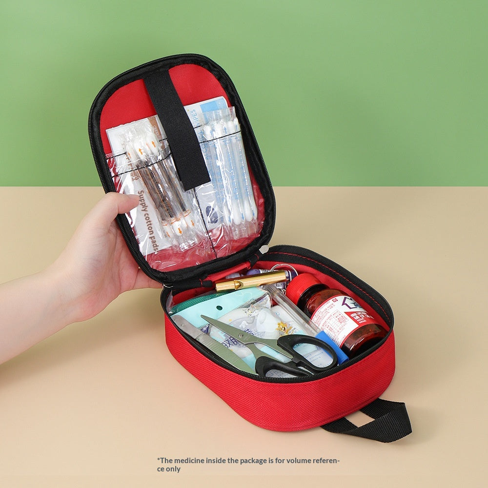 Sac de rangement en médecine portable à l'extérieur du ménage