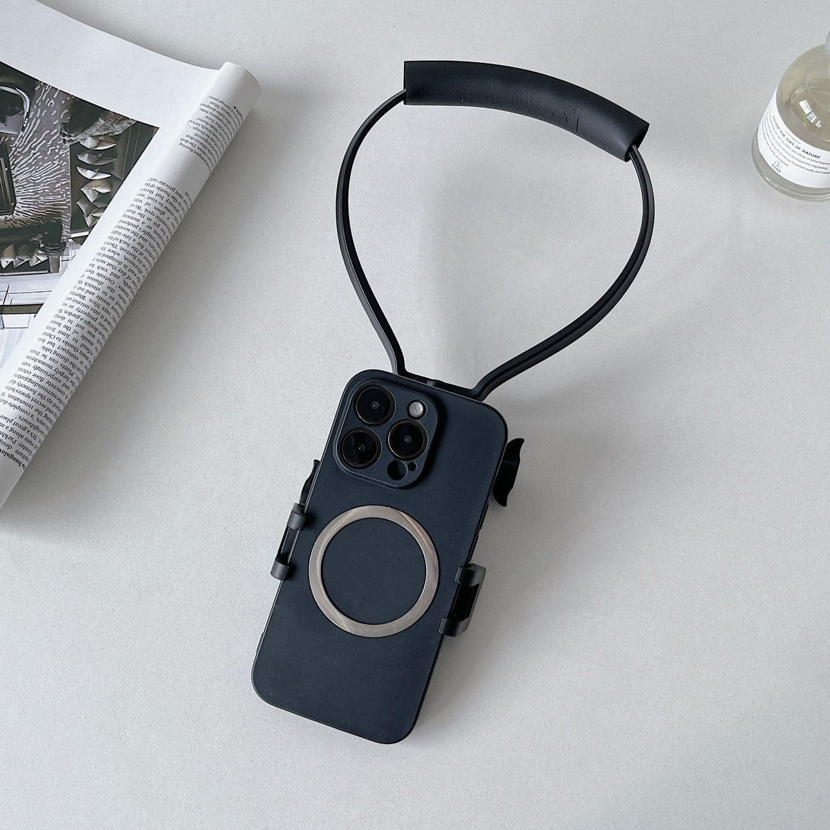 Horizontal and vertical cell phone lanyard/necklace holder