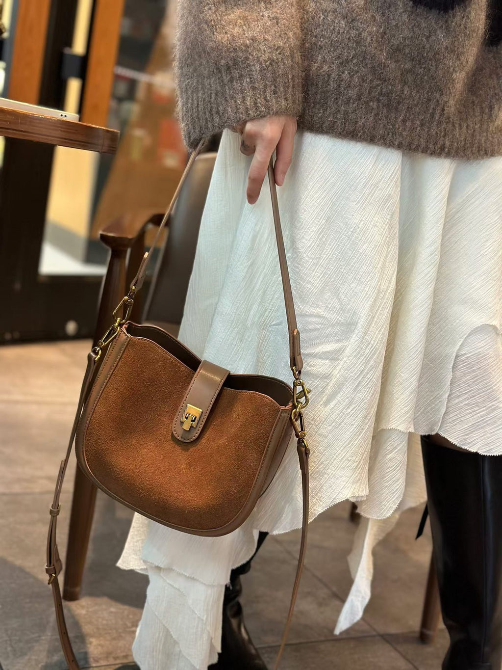 Épaule et sac croisé en première couche souple