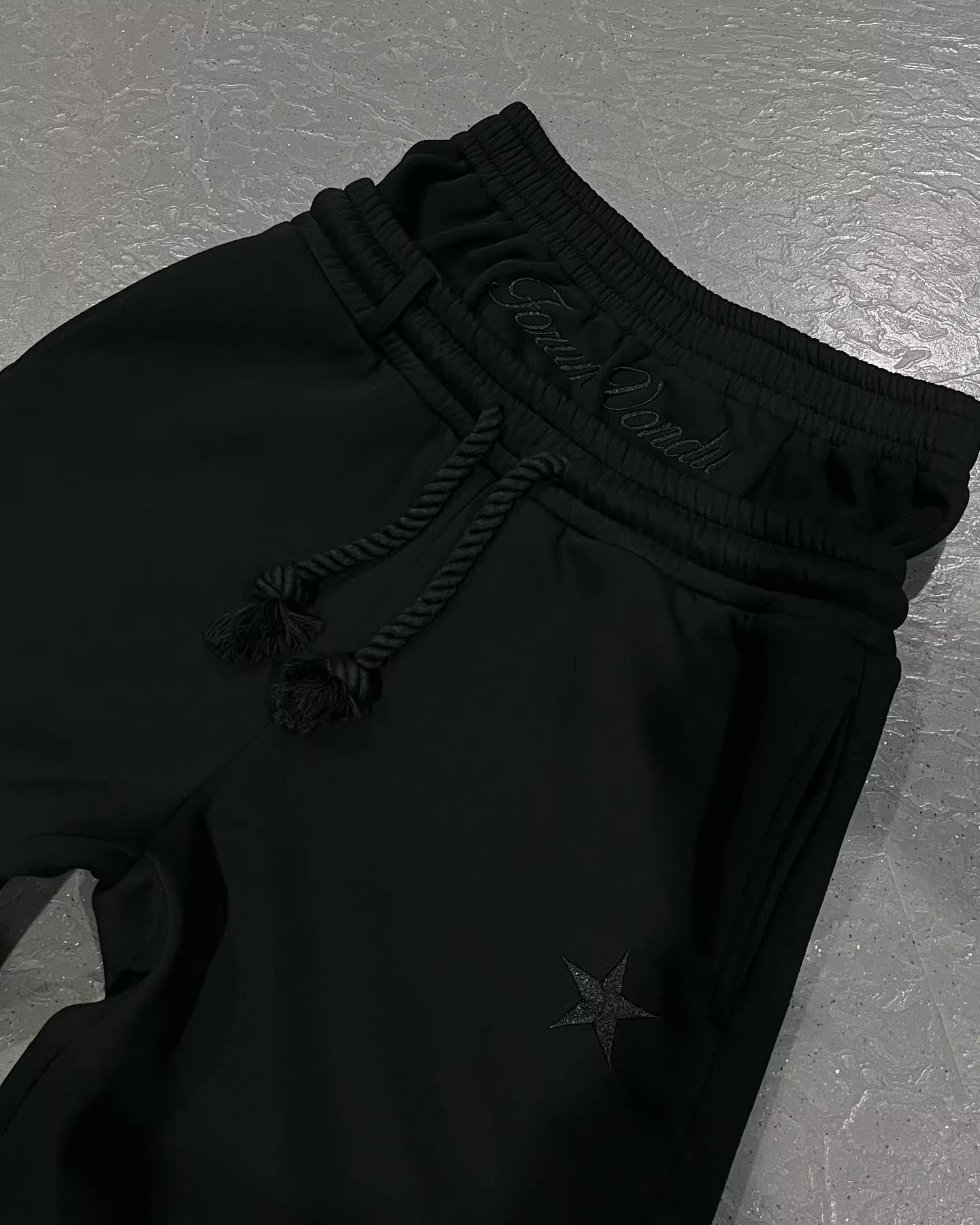 Trendy Double-waist Five-pointed Star Brodery Couple simple casual faux deux-pièces large-