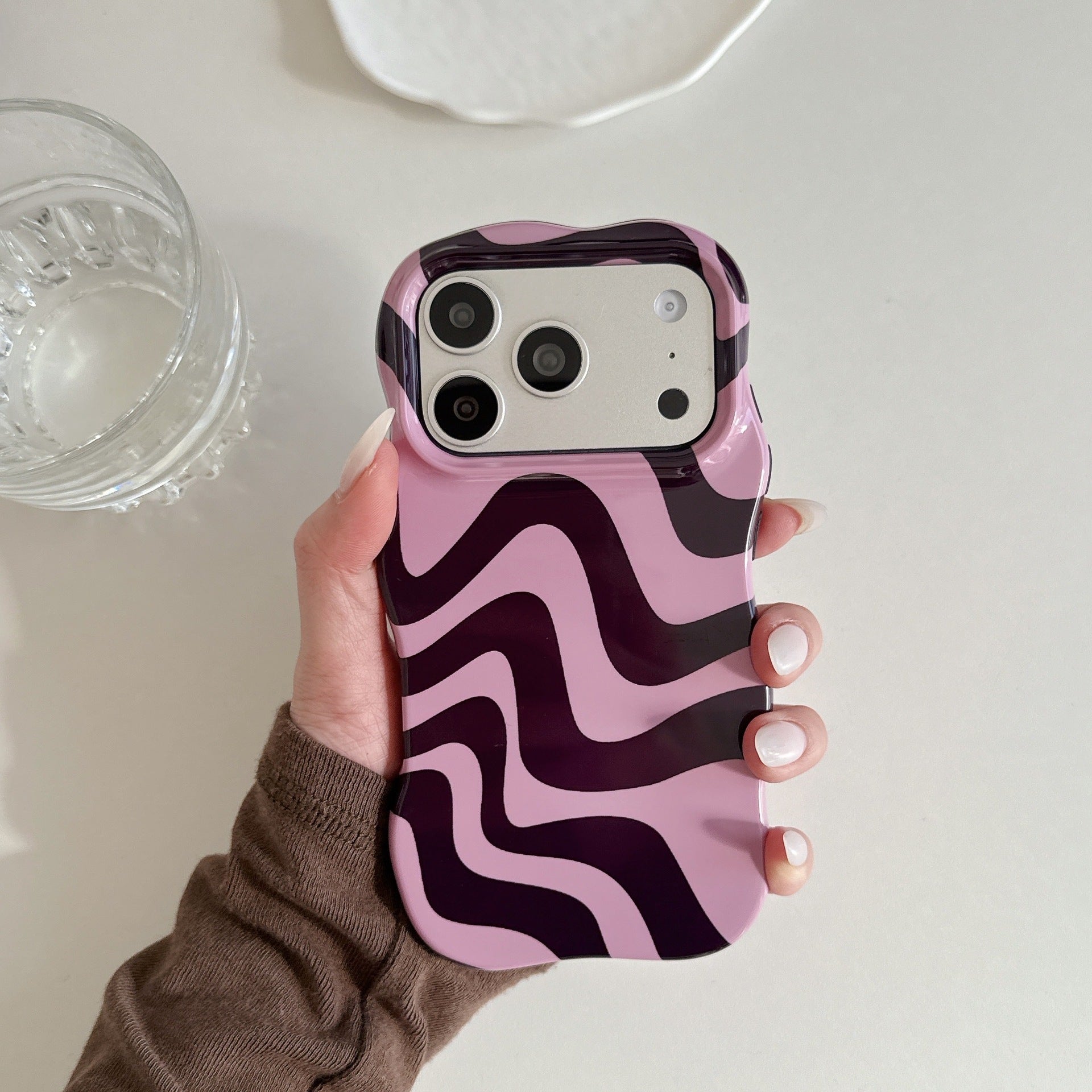 Cas de téléphone à rayures géométriques minimaliste de niche