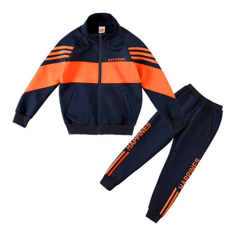 Port de parent-enfant et costume de sport