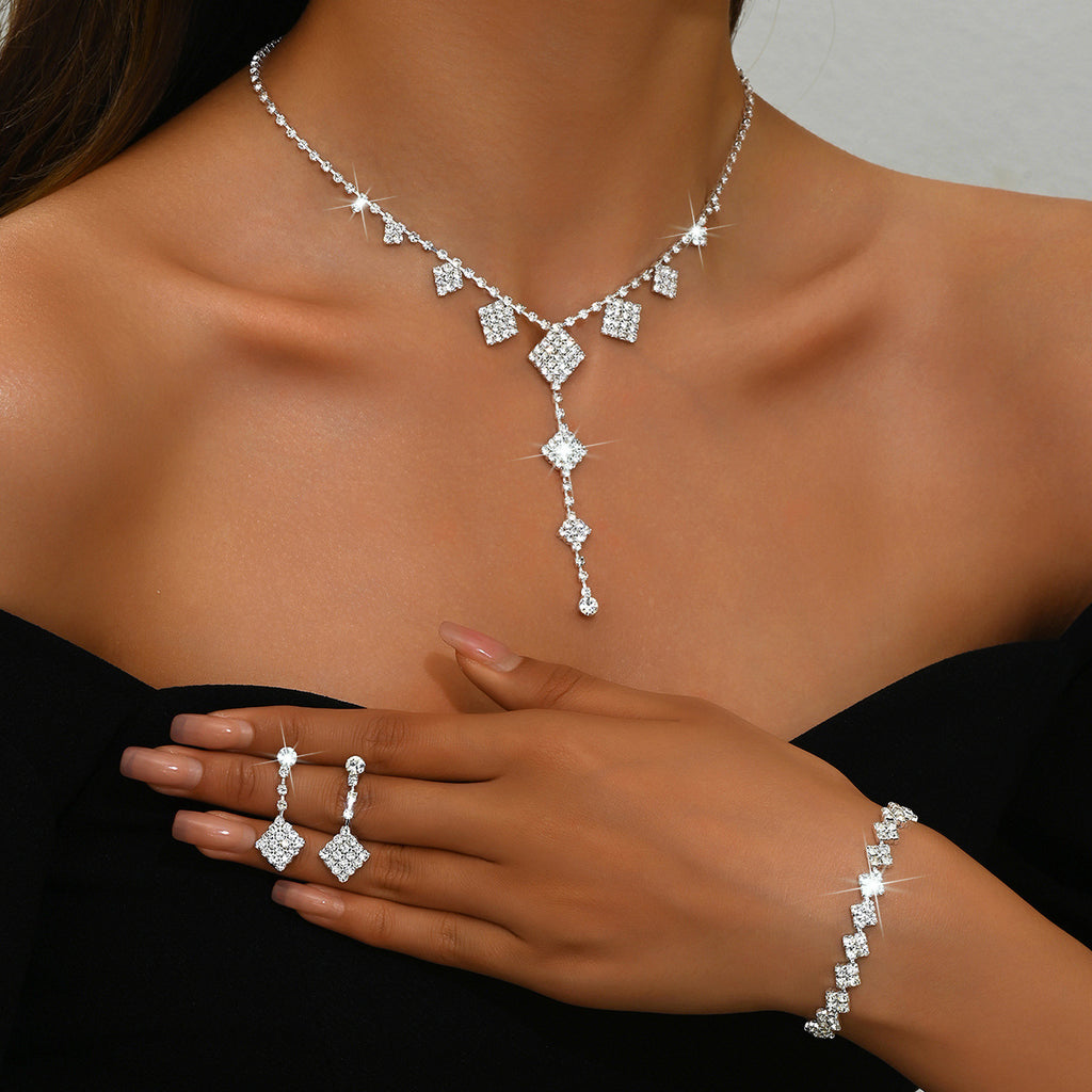 Boucles d'oreilles géométriques Rhombus diamantées simples