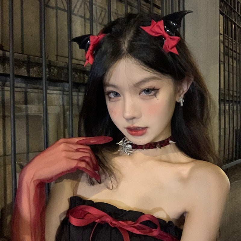 Le diable chauve-souris Bow coiffure de pince