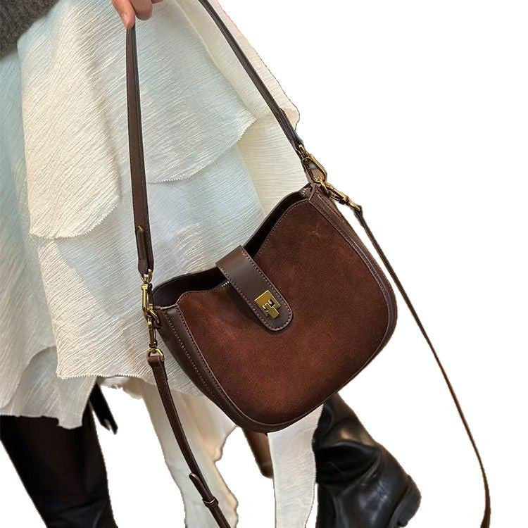 Épaule et sac croisé en première couche souple