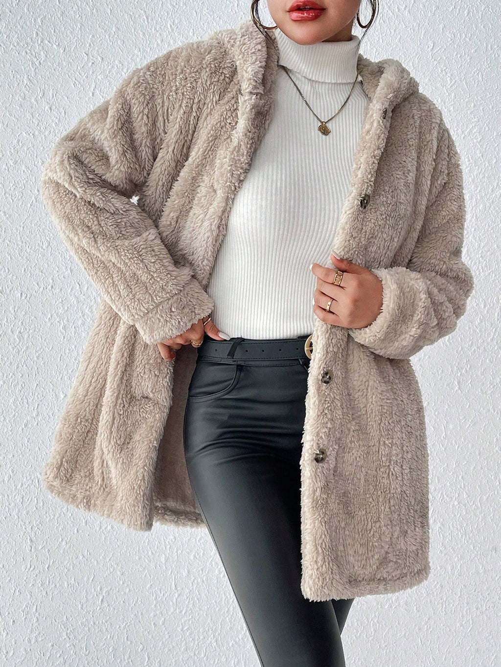 Cardigan en peluche avec boutons et hotte