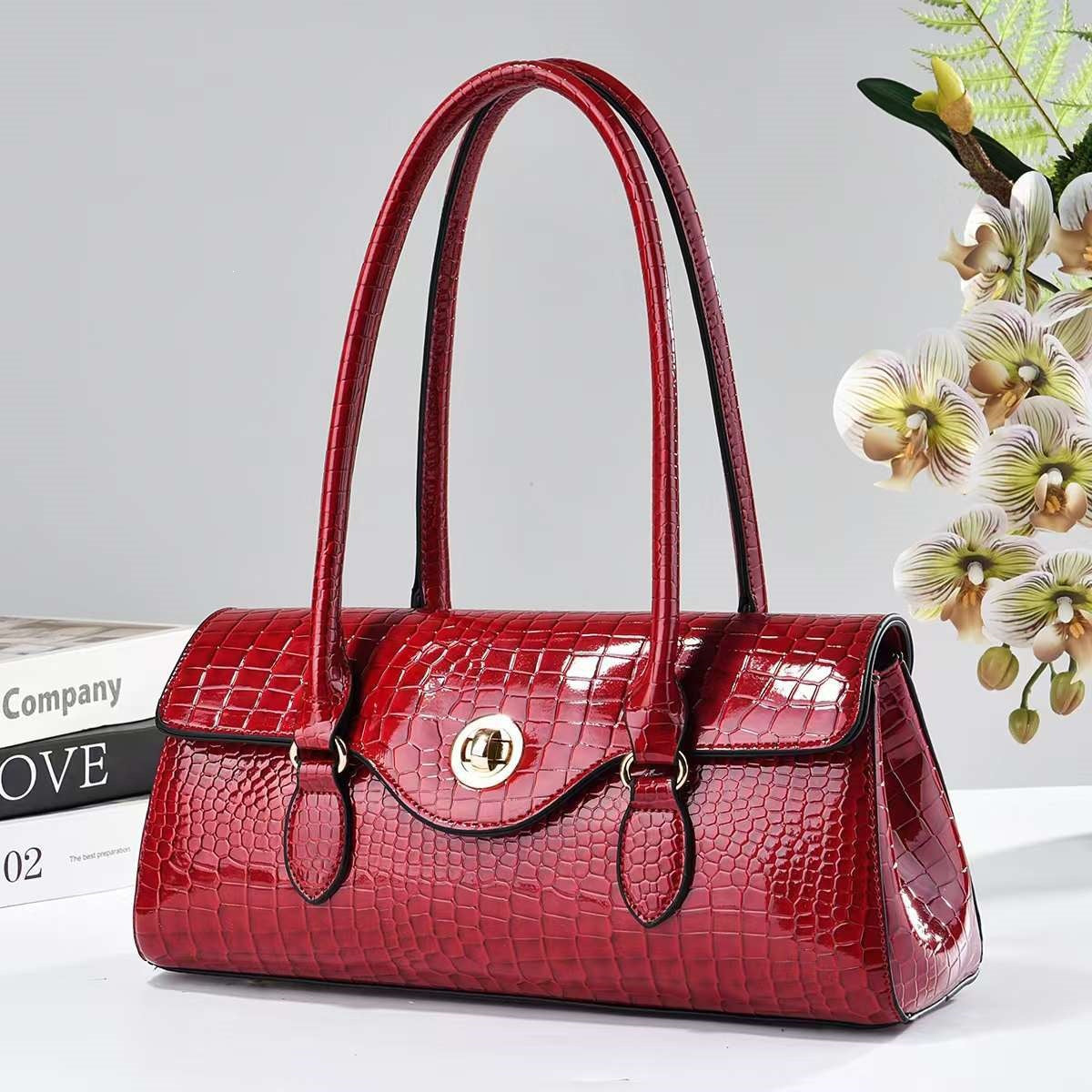 Sac à sous-bras tendance et élégant à la forme de crocodile avec une grande appea esthétique