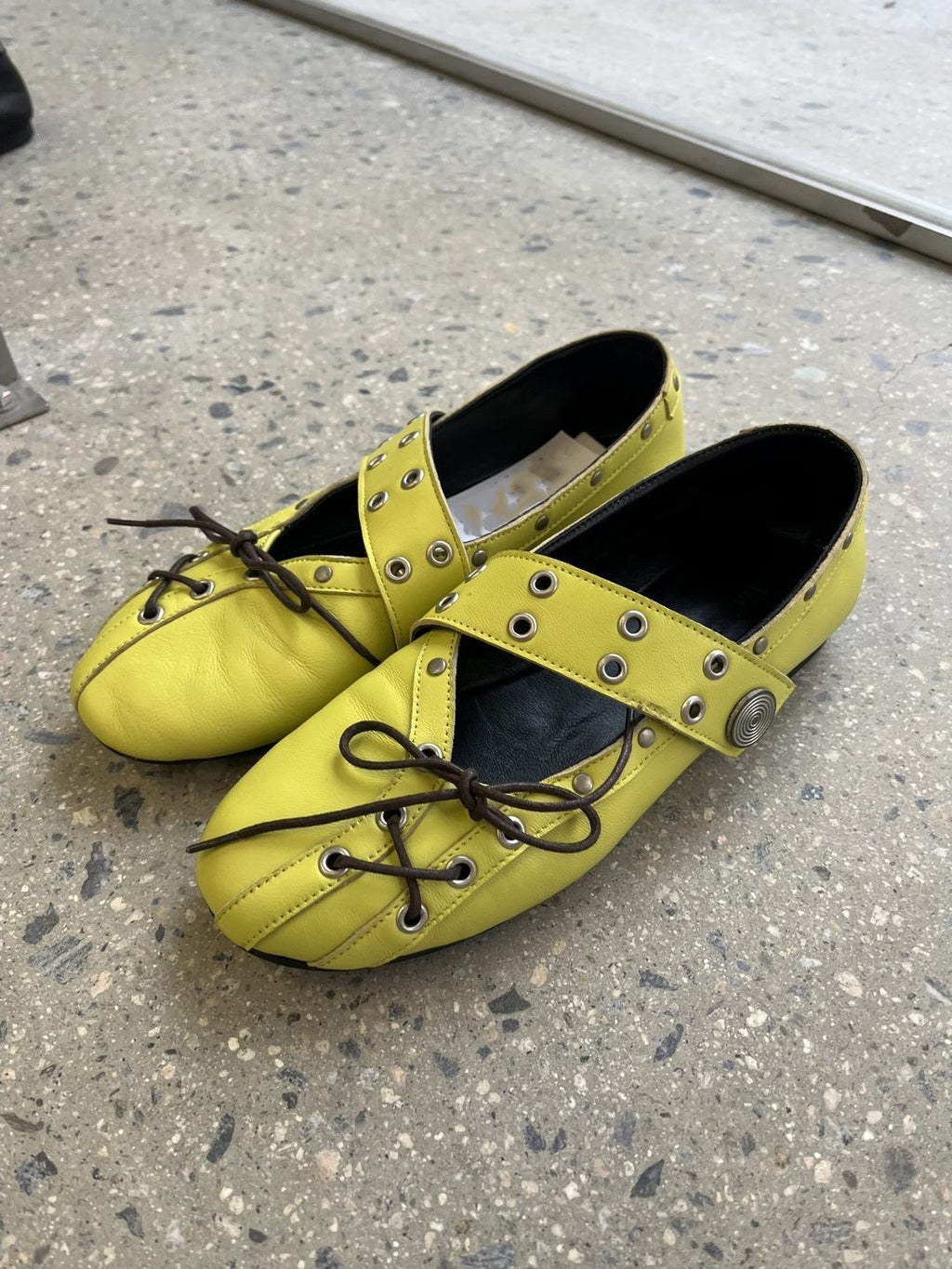 Rivet-Strap Ballet Flats Pour Femmes Chaussures en cuir Mary Jane à semelle ronde
