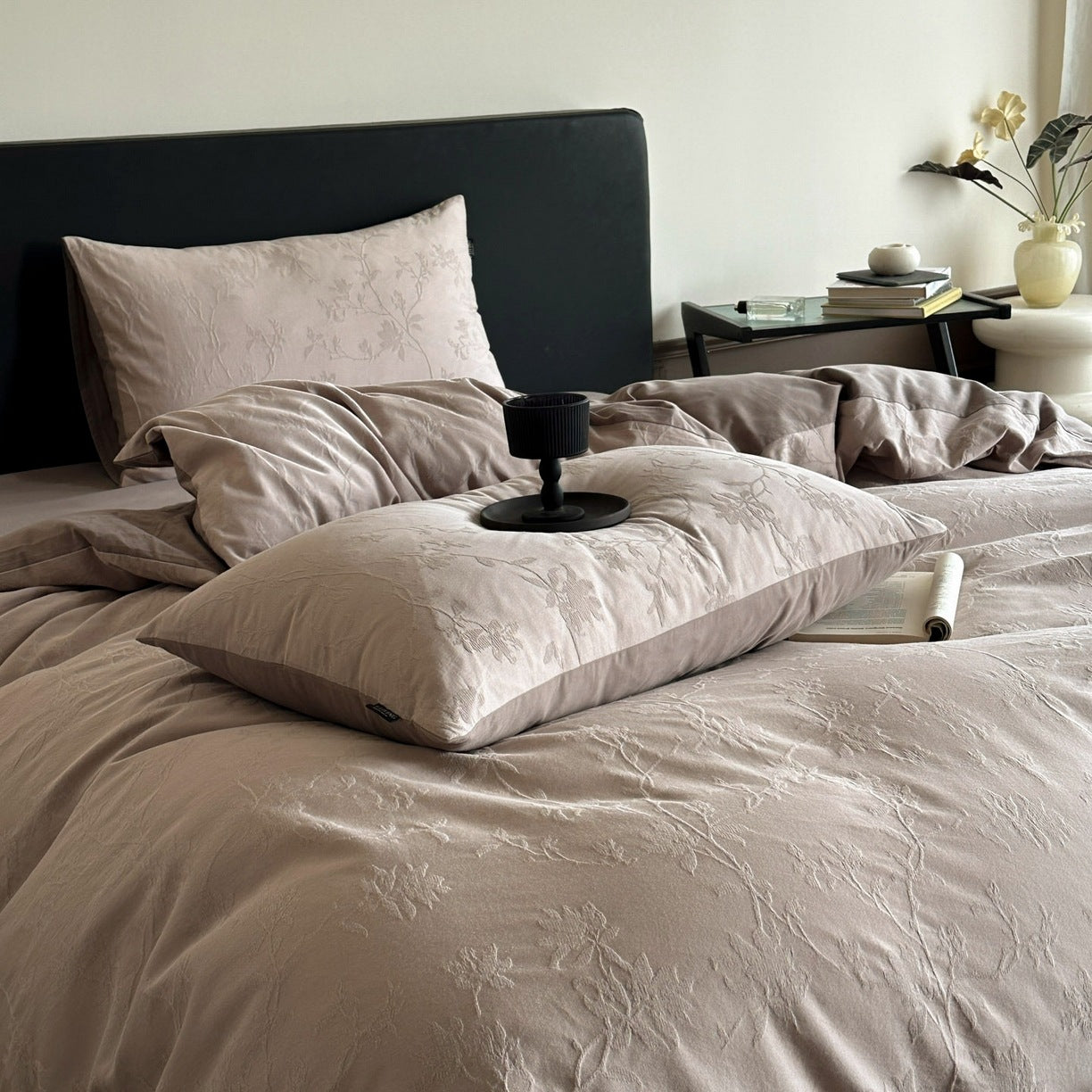 Grand ensemble de quatre pièces Jacquard Pure Cotton avec une touche de légère couverture de luxe et lit