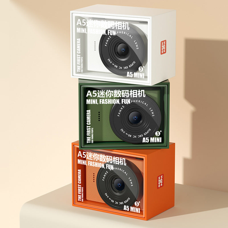 Classique petite caméra avant et arrière double caméra vidéo