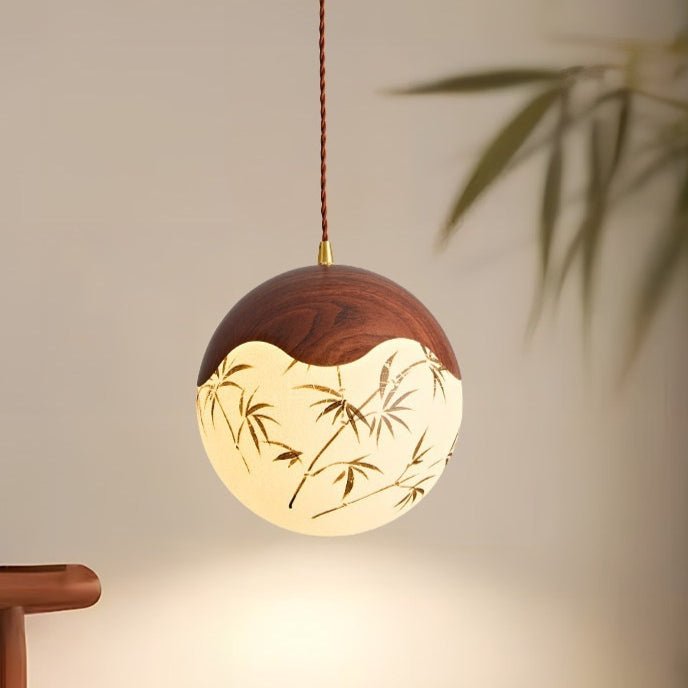 Lumière de pendentif de boule ronde moderne du milieu du siècle en noyer avec le design imprimé