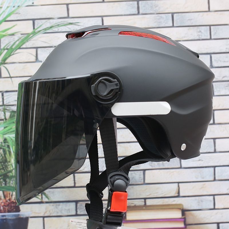 Protection solaire Quatre saisons Casque universel Moto Half Casque