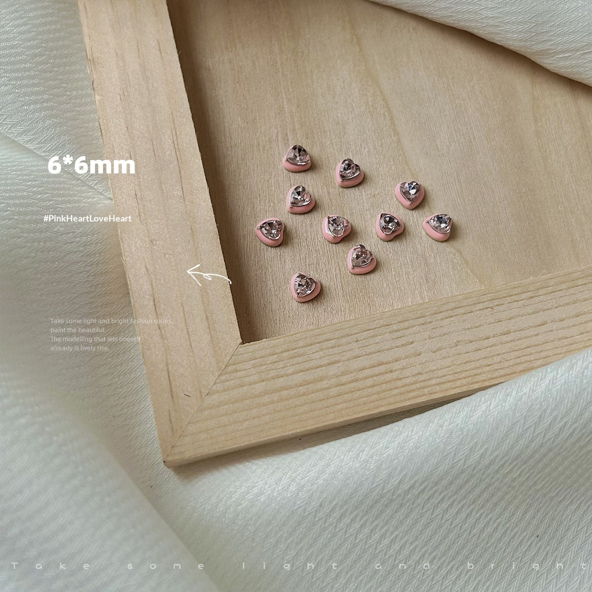 Rose et doux en forme de coeur Bow Matte Love-Heart Nail Strass