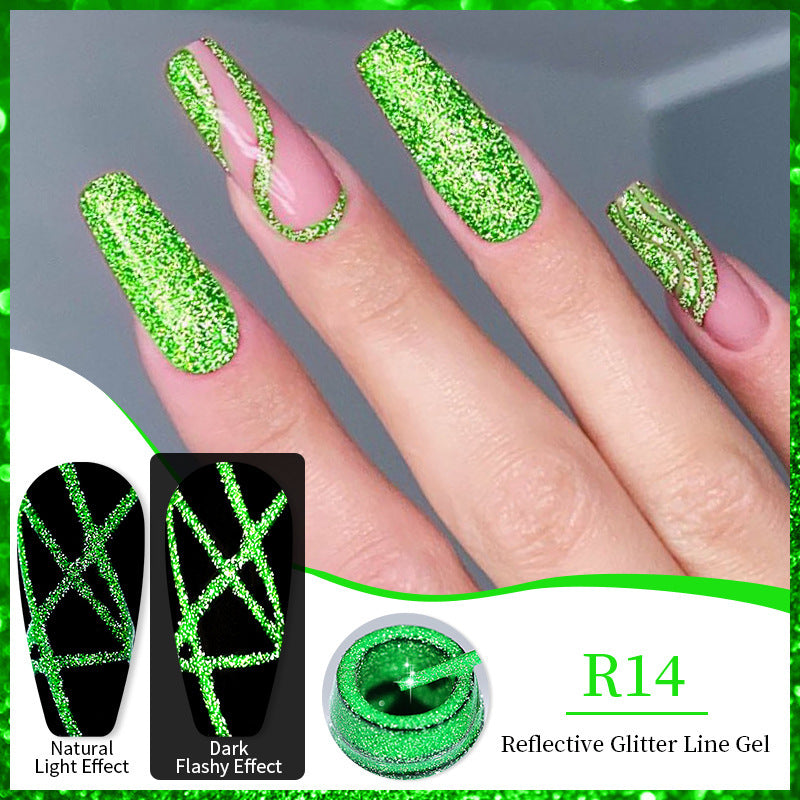 Gel d'ongle avec une finition brossée et des paillettes réfléchissantes