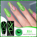 Gel d'ongle avec une finition brossée et des paillettes réfléchissantes