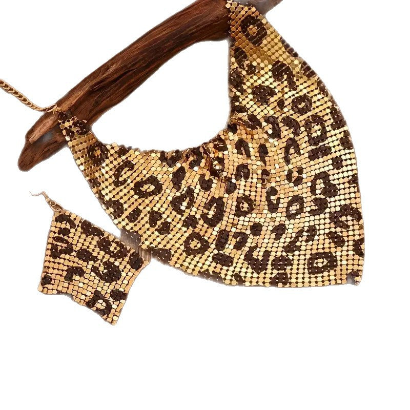 Oumei Liang Écharpe en soie Design Collier Collier Eardrops