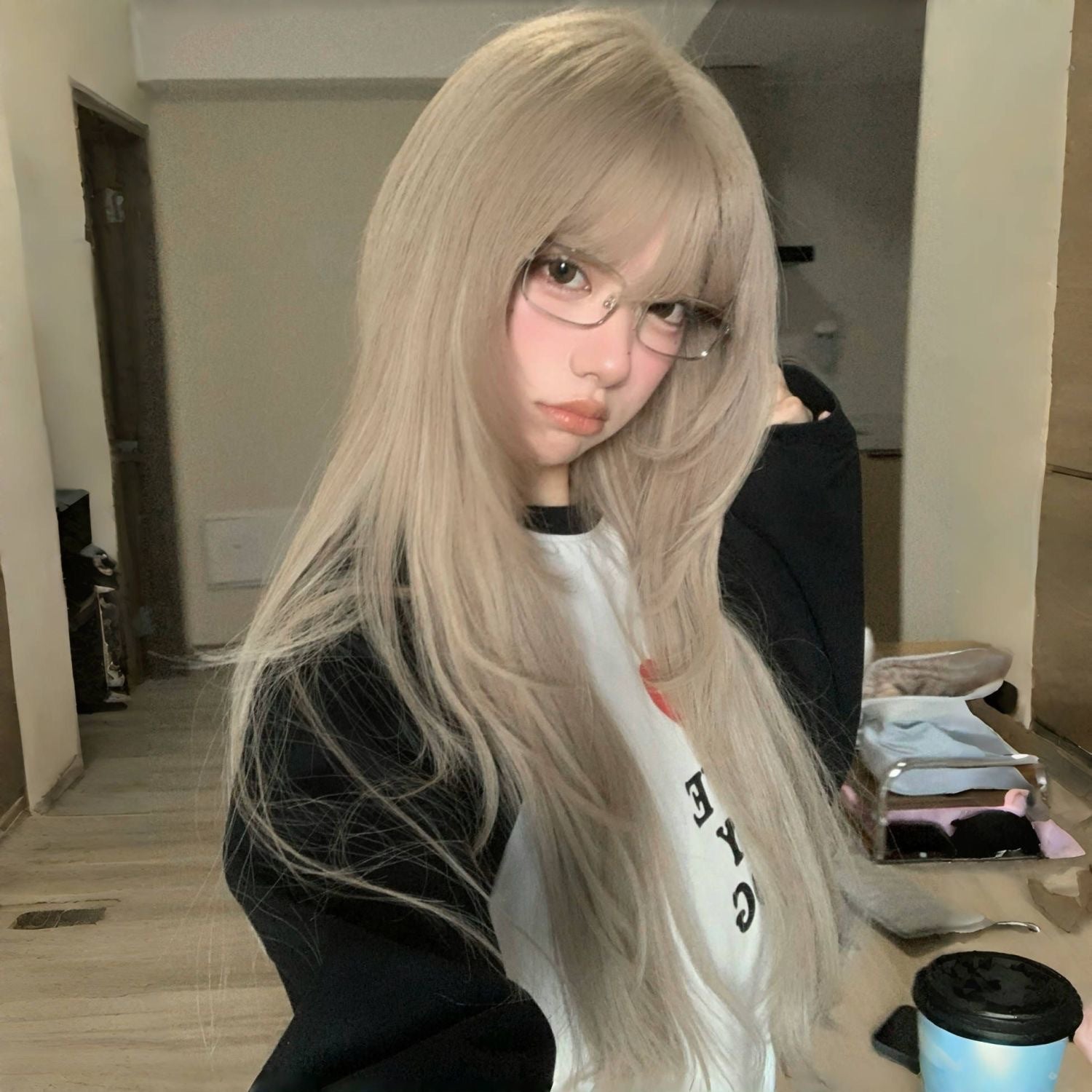 Lait de thé pour femmes Gris-brun Long cheveux droit avec une frange floue