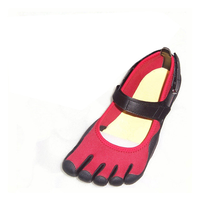 Simple and comfortable five-finger beach shoes for home use