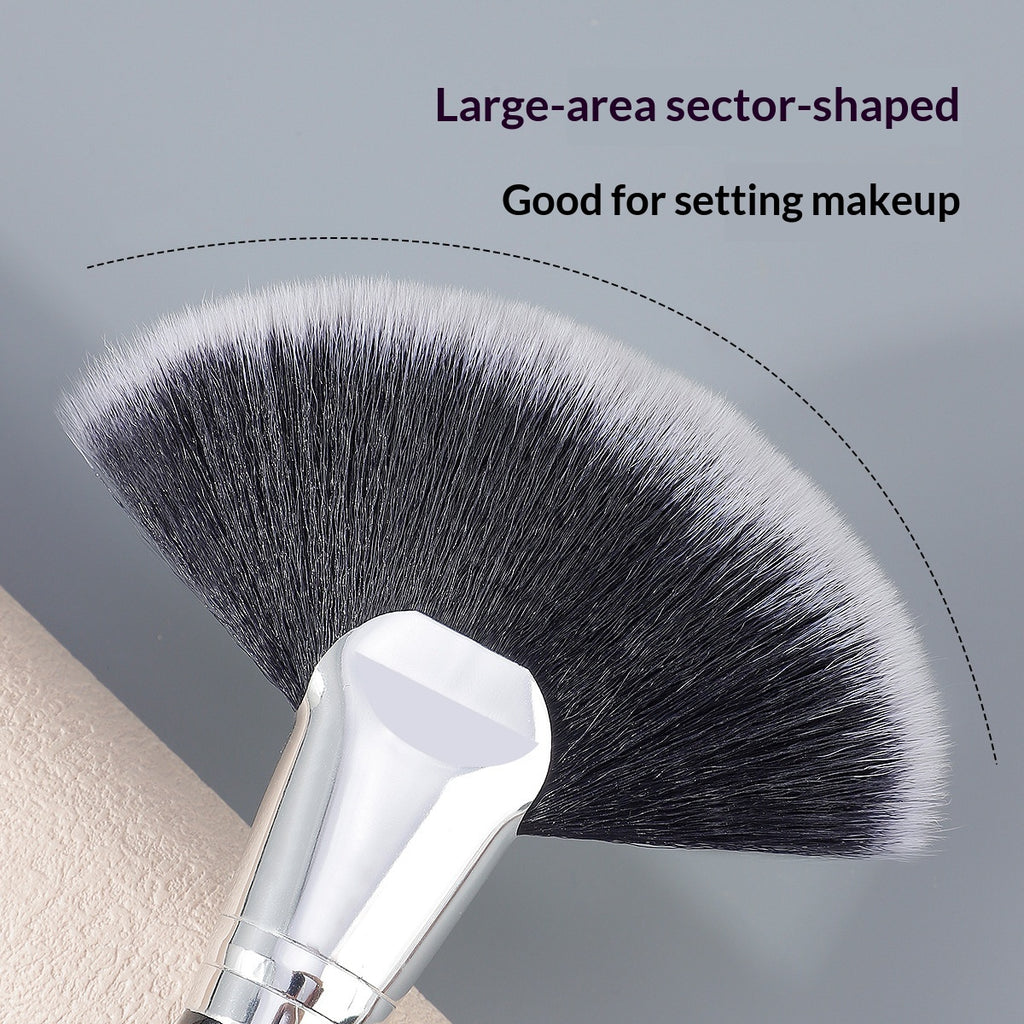 Brosse haute lumière en forme d'éventail avec bristles en fibre fine