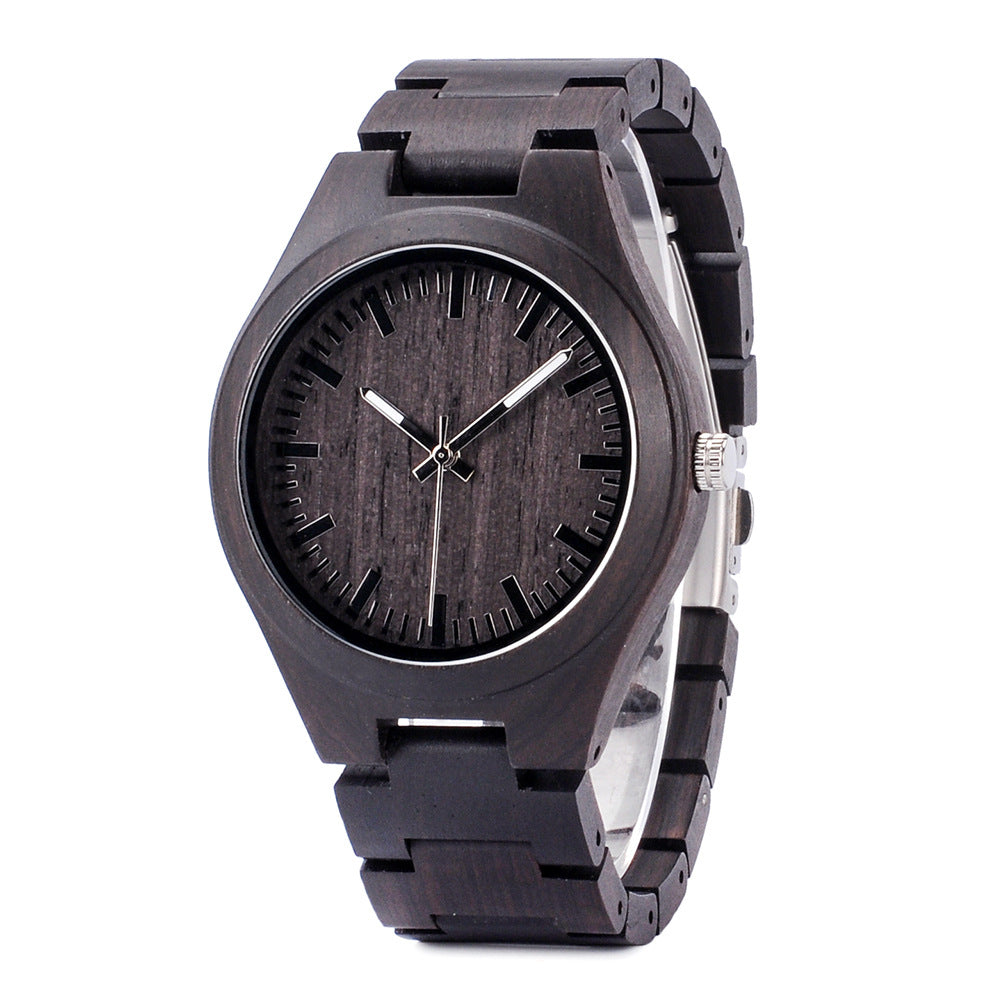 Simple montre en bois comme cadeau d'anniversaire pour les étudiants