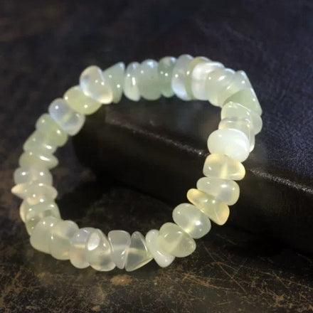 Bracelet de perles d'agate noir irrégulier