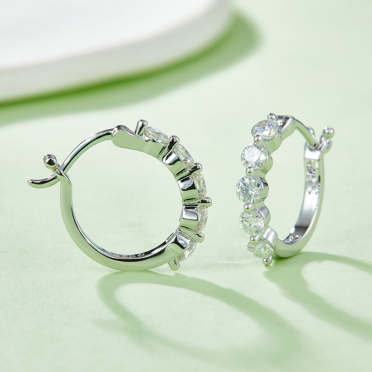 S925 Boucles d'oreilles en argent sterling 10pcs Moissanite Hoop pour femmes 17mm plaqué platine GRA Cer