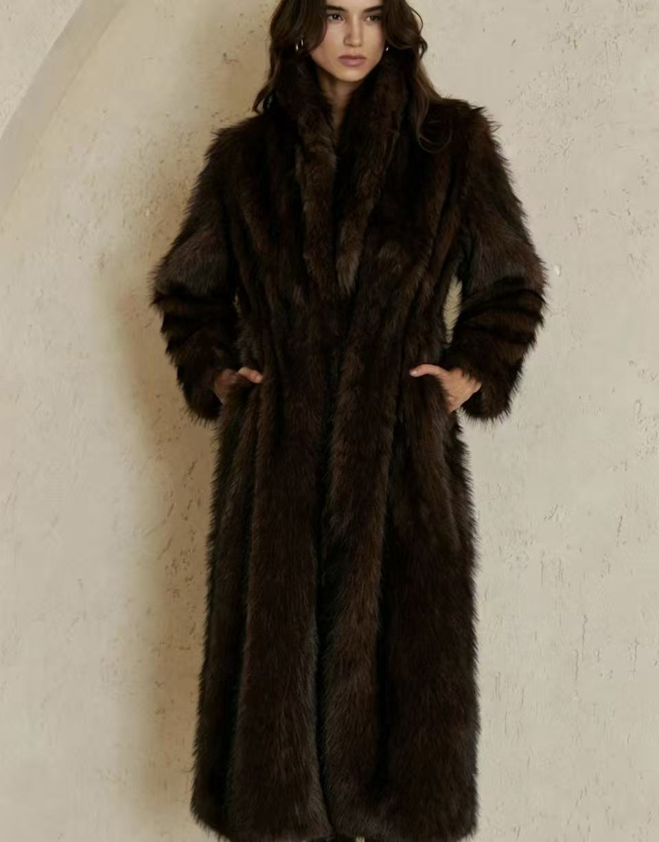Manteau de fourrure de faux longue pour les femmes pour l'automne et l'hiver