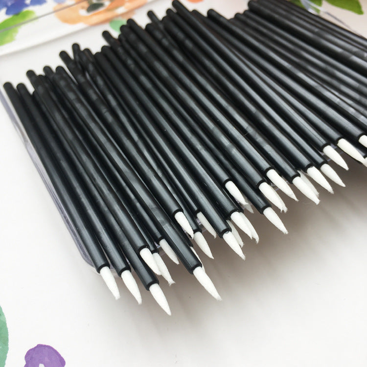Eyeliner jetable avec un embout en fibre et un applicateur de brosse
