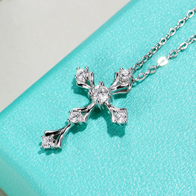 S925 Collier de croix de moussanite en argent sterling