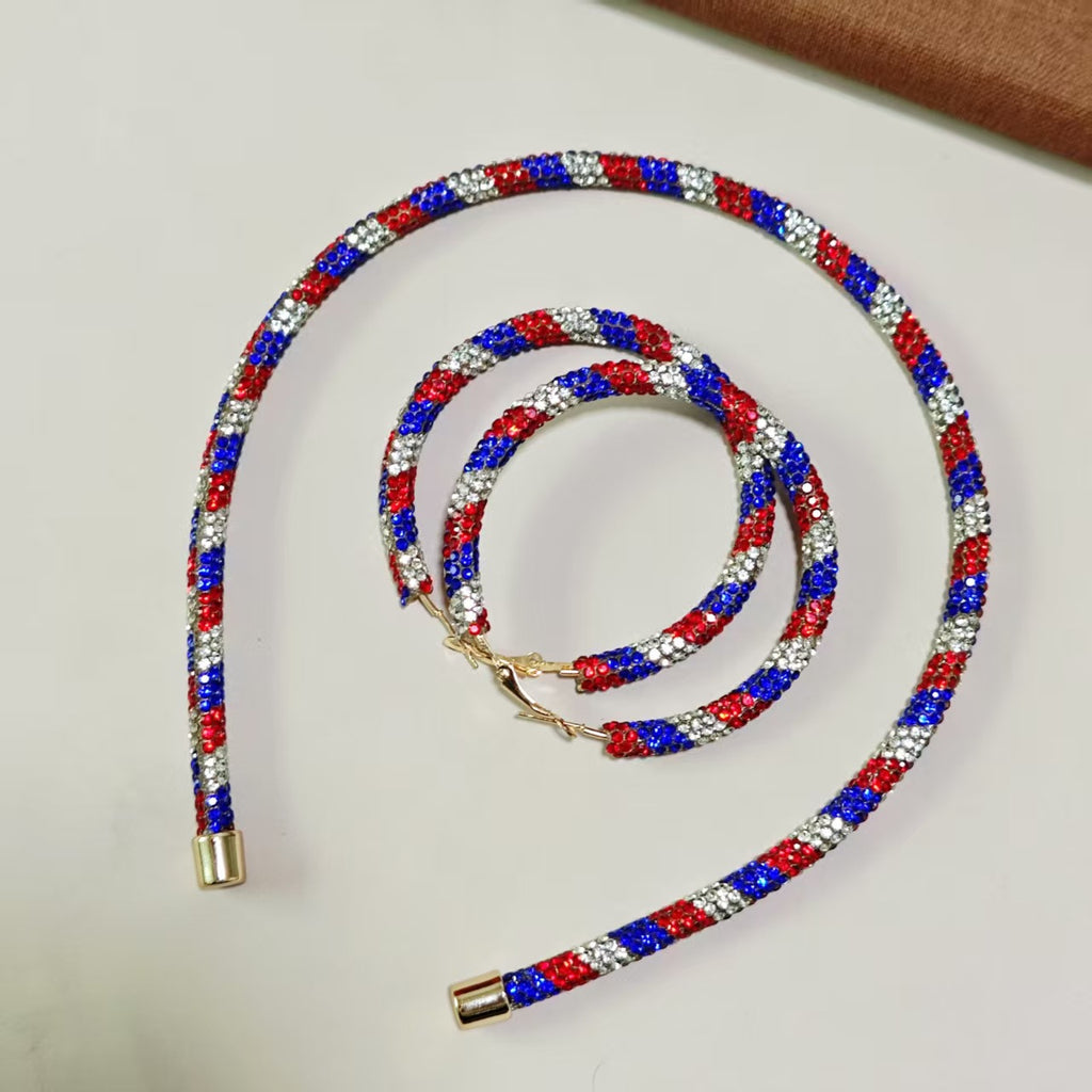 Boucles d'oreilles en forme de boucles d'enroulement entièrement diamantées