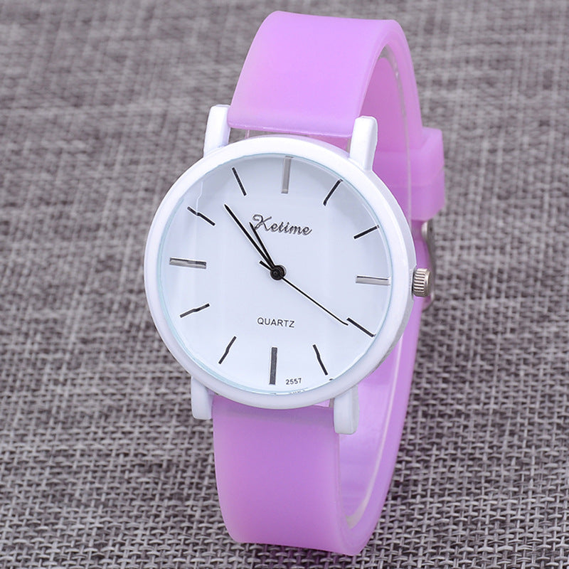 Fashion Quartz Silicone Band Watch