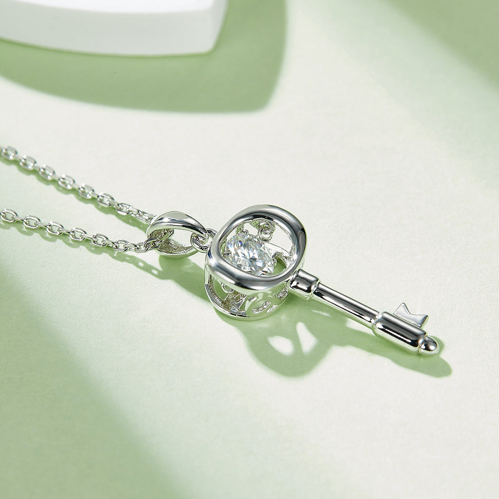 S925 Argent Sterling 0.5ct D Couleur VVS1 Collier de clé de Moissanite 45cm Platine plaqué GRA C